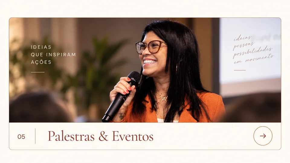 Ana Cerqueira falando ao microfone no card Palestras & Eventos